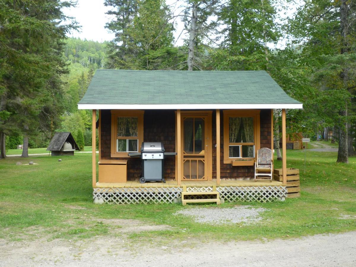 Riviere Petit Saguenay Villa Exterior photo